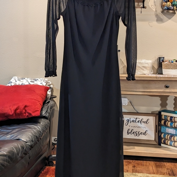 Dress - Picture 2 of 5